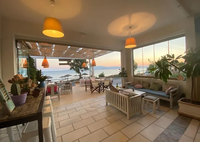 Отель Manios 3*