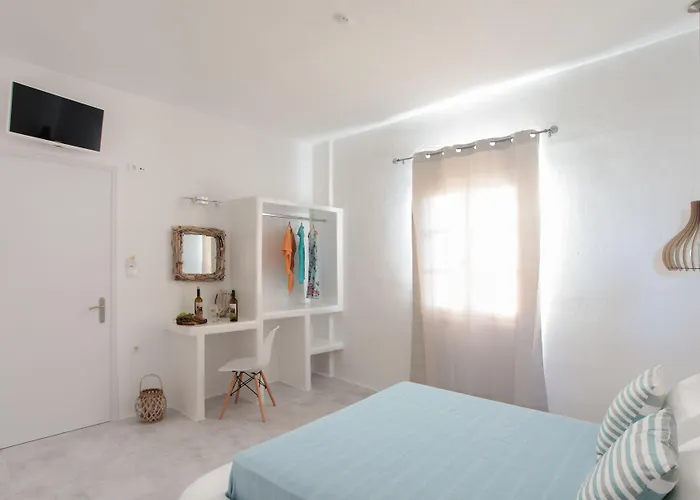 Отель Manios 3*