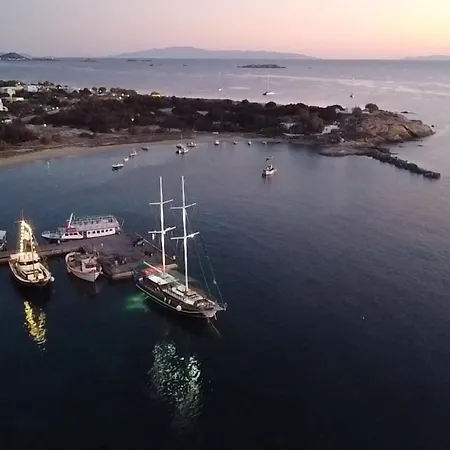 Manios Otel Agia Anna (Naxos)